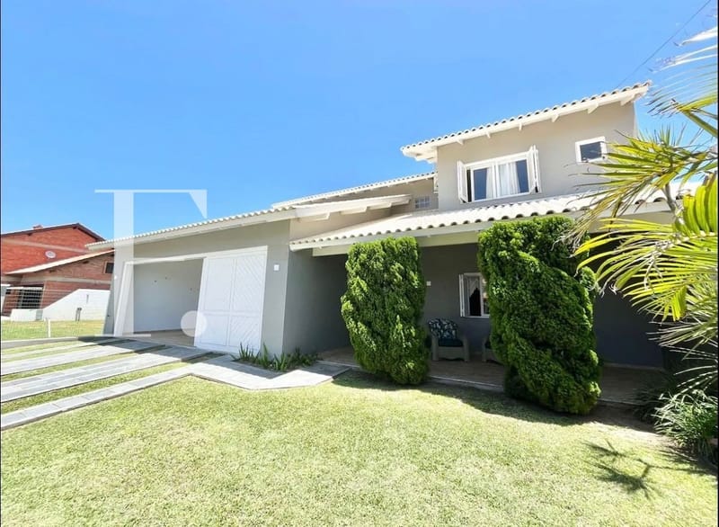 Casa com 341m², 5 dormitórios, 5 suítes, 2 vagas, no bairro Remanso em Xangri-Lá