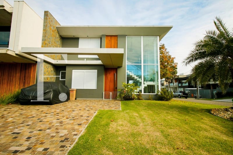Sobrado com 236m², 4 dormitórios, 4 suítes, 2 vagas, Blue em Xangri-Lá