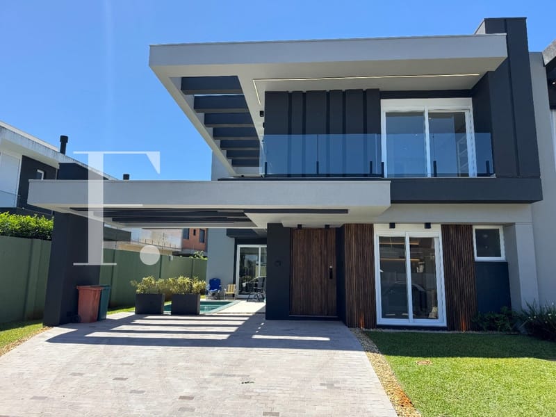 Sobrado com 250m², 5 dormitórios, 5 suítes, 2 vagas, Sunset em Xangri-Lá