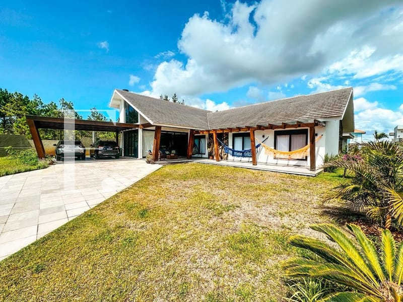 Casa Condomínio com 274m², 4 dormitórios, 1 suíte, 4 vagas, Lagoa do Passo em Osório