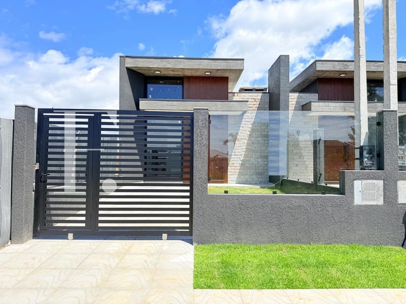 Casa com 90m², 3 dormitórios, 1 suíte, 1 vaga, no bairro Arpoador em Xangri-Lá