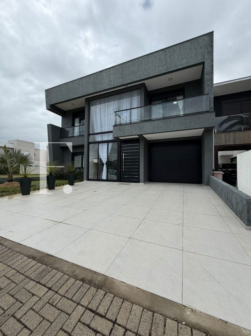Sobrado com 415m², 4 dormitórios, 4 suítes, 2 vagas, Velas da Marina em Capão da Canoa