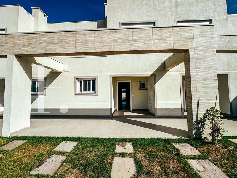 Sobrado com 114m², 3 dormitórios, 1 suíte, 2 vagas, Pateo Marbella em Xangri-Lá