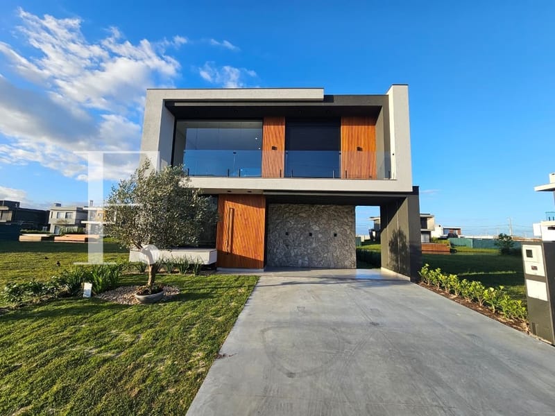 Sobrado com 226m², 4 dormitórios, 4 suítes, 2 vagas, Zen Concept Resort em Xangri-Lá