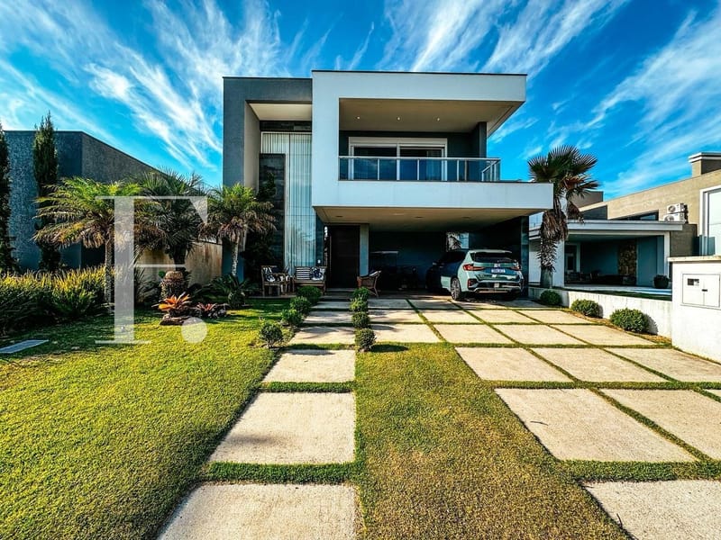 Sobrado com 263m², 4 dormitórios, 4 suítes, 2 vagas, Atlântico Villas Club em Atlântida Sul