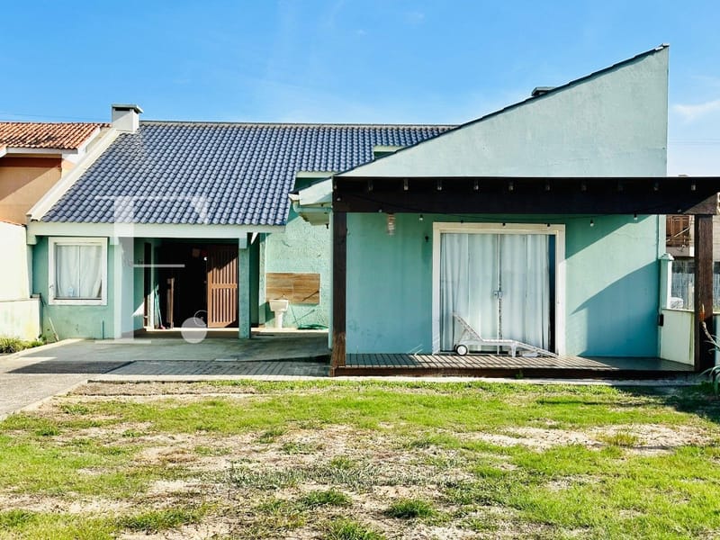 Casa com 110m², 3 dormitórios, 1 suíte, 2 vagas, no bairro Noiva do Mar em Xangri-Lá