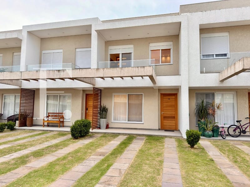 Sobrado com 143m², 3 dormitórios, 1 suíte, 2 vagas, Murano em Capão da Canoa