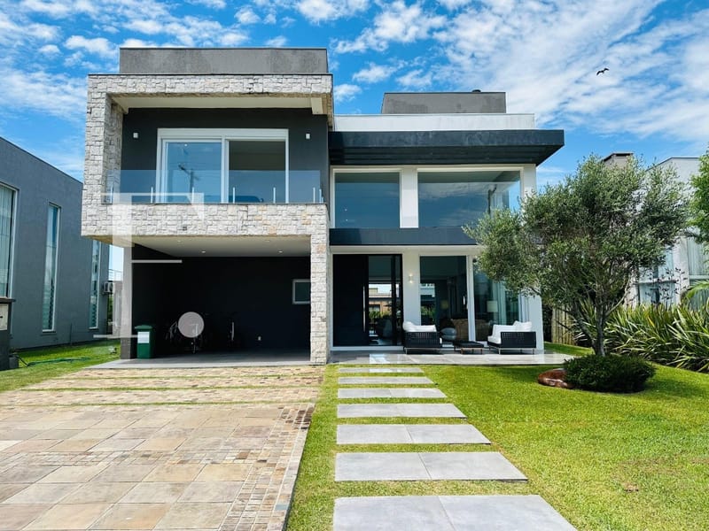 Sobrado com 386m², 5 dormitórios, 5 suítes, 2 vagas, Ventura Club em Xangri-Lá