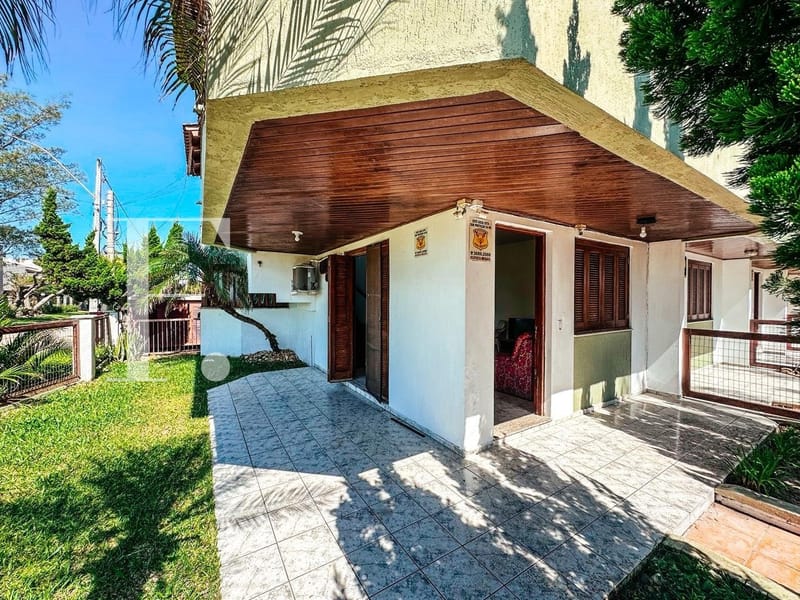 Duplex com 150m², 3 dormitórios, 1 vaga, no bairro Centro em Xangri-Lá