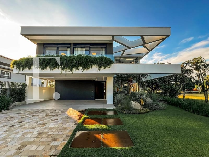 Casa Condomínio com 560m², 6 dormitórios, 6 suítes, 3 vagas, Velas da Marina em Capão da Canoa