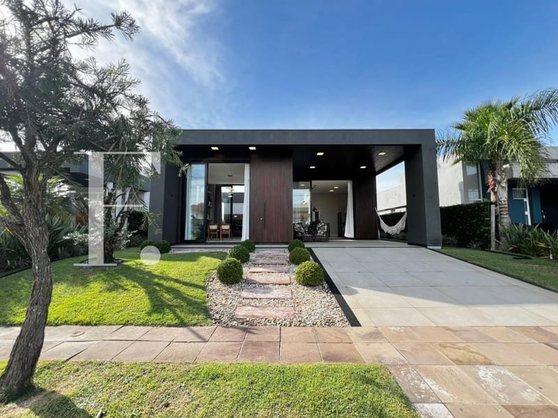 Casa Condomínio com 184m², 4 dormitórios, 4 suítes, 2 vagas, Quintas do Lago em Xangri-Lá