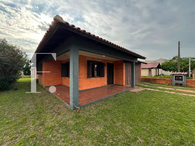Casa com 150m², 3 dormitórios, 1 suíte, 1 vaga, no bairro Remanso em Xangri-Lá