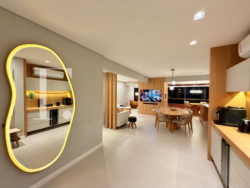 Apartamento com 137m², 3 dormitórios, 1 suíte, 2 vagas, Edifício Esther em Capão da Canoa