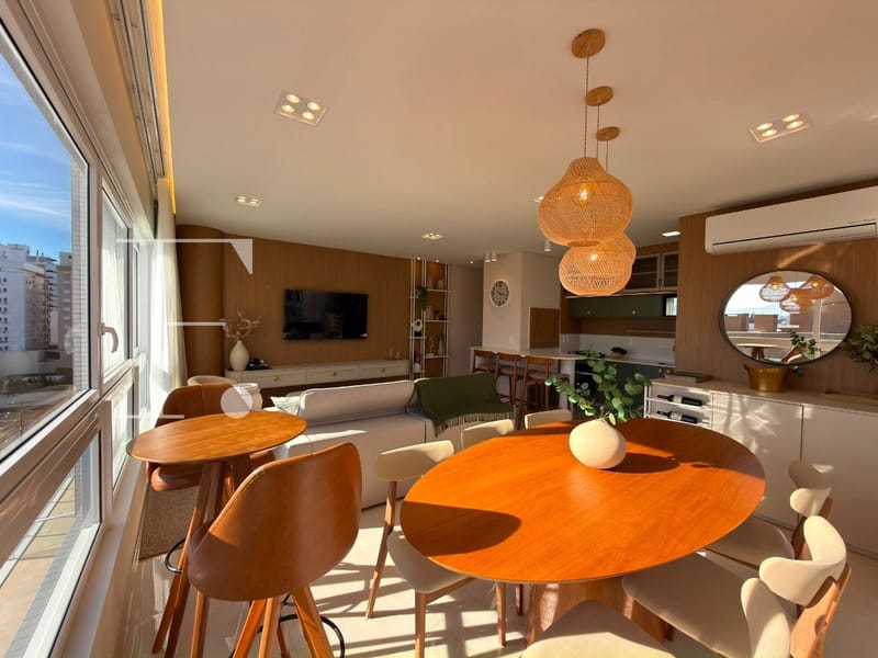 Apartamento com 90m², 3 dormitórios, 1 suíte, 2 vagas, Edifício Premium em Capão da Canoa