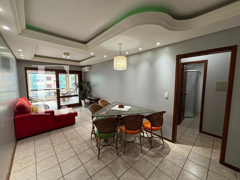 Apartamento com 105m², 2 dormitórios, 1 suíte, 2 vagas, Edifício William em Capão da Canoa