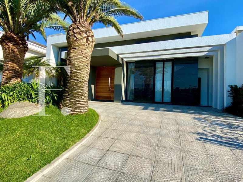 Casa Condomínio com 220m², 4 dormitórios, 4 suítes, 2 vagas, Velas da Marina em Capão da Canoa