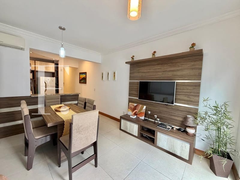 Apartamento com 78m², 2 dormitórios, 1 suíte, 1 vaga, Edifício Silviane Gomes em Capão da Canoa