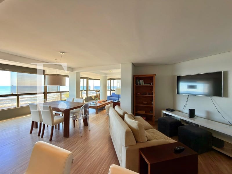 Apartamento com 125m², 3 dormitórios, 1 suíte, 2 vagas, Edifício Verticalli em Capão da Canoa