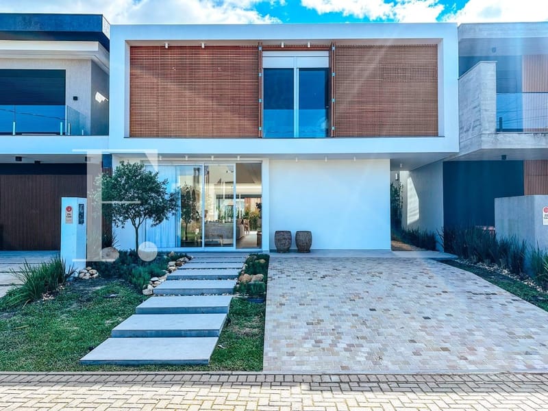 Sobrado com 203m², 4 dormitórios, 4 suítes, 2 vagas, Sunset em Xangri-Lá