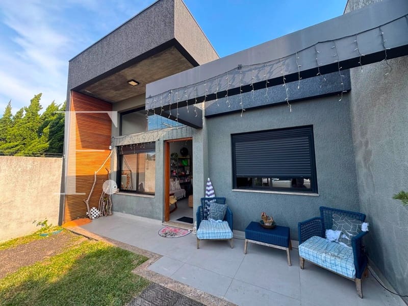 Casa com 84m², 2 dormitórios, 1 suíte, 2 vagas, no bairro Noiva do Mar em Xangri-Lá