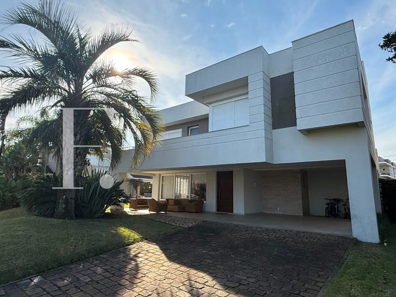 Sobrado com 245m², 4 dormitórios, 4 suítes, 4 vagas, Las Dunas em Xangri-Lá