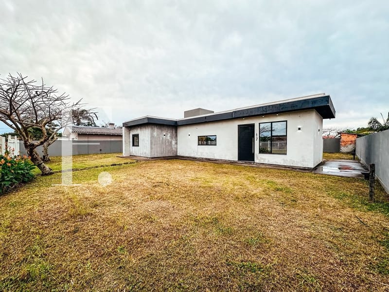 Casa com 77m², 2 dormitórios, no bairro Atlântida em Xangri-Lá