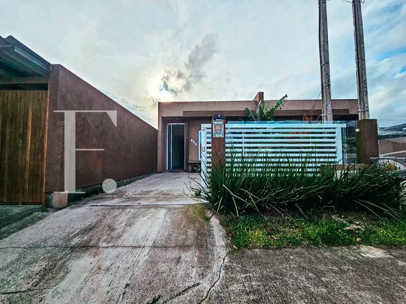 Casa com 74m², 2 dormitórios, 1 suíte, 1 vaga, no bairro Noiva do Mar em Xangri-Lá