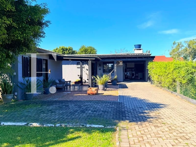 Casa com 110m², 3 dormitórios, 1 suíte, 1 vaga, no bairro Rainha do Mar em Xangri-Lá