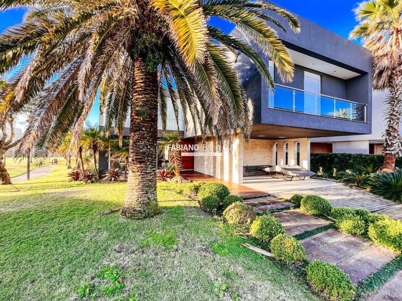 Sobrado com 420m², 6 dormitórios, 6 suítes, 2 vagas, Las Dunas em Xangri-Lá