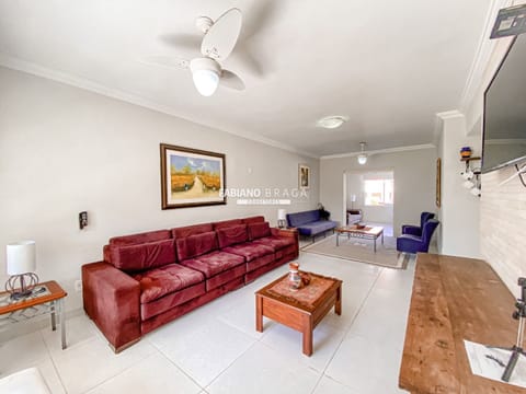 Sobrado com 240m², 4 dormitórios, 2 suítes, 1 vaga, Villas Resort em Xangri-Lá