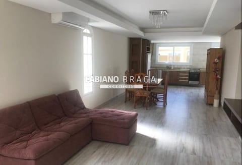 Sobrado com 200m², 5 dormitórios, 5 suítes, 2 vagas, Villas Resort em Xangri-Lá
