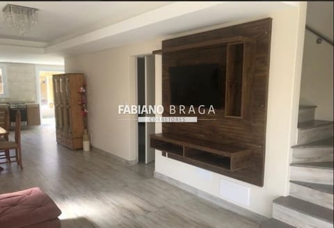 Sobrado com 200m², 5 dormitórios, 5 suítes, 2 vagas, Villas Resort em Xangri-Lá
