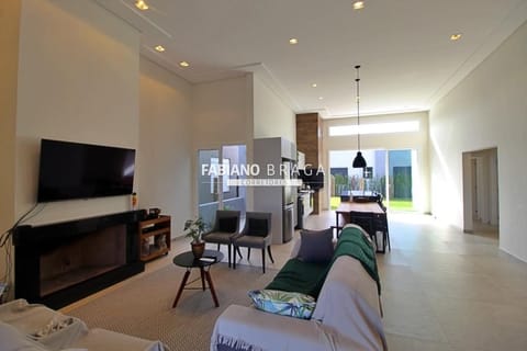 Casa Condomínio com 187m², 4 dormitórios, 4 suítes, 2 vagas, Sea Coast em Xangri-Lá