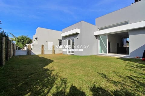Casa Condomínio com 187m², 4 dormitórios, 4 suítes, 2 vagas, Sea Coast em Xangri-Lá