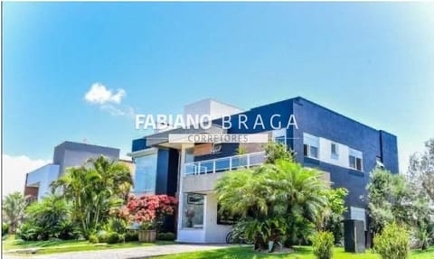 Sobrado com 330m², 4 dormitórios, 4 suítes, 2 vagas, Ventura Club em Xangri-Lá