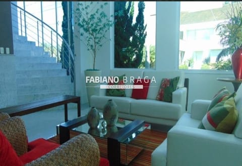 Sobrado com 571m², 6 dormitórios, 6 suítes, 4 vagas, Bosques de Atlântida em Xangri-Lá