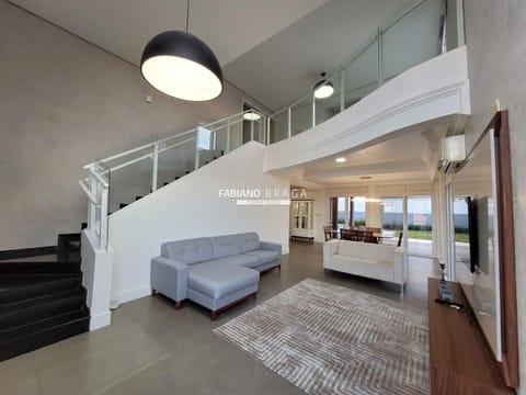 Sobrado com 218m², 5 dormitórios, 3 suítes, Sea Coast em Xangri-Lá