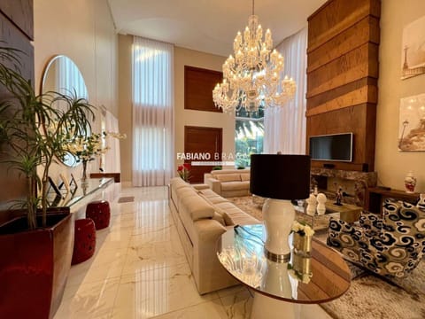 Sobrado com 380m², 4 dormitórios, 4 suítes, 4 vagas, Enseada Lagos em Xangri-Lá