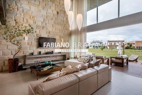 Sobrado com 450m², 5 dormitórios, 5 suítes, 2 vagas, Ventura Club em Xangri-Lá