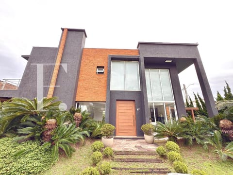 Sobrado com 260m², 4 dormitórios, 4 suítes, 2 vagas, Acqualina em Xangri-Lá