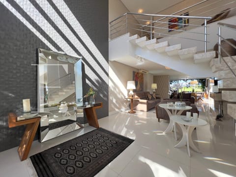 Sobrado com 330m², 4 dormitórios, 4 suítes, 2 vagas, Capão Ilhas Resort em Capão da Canoa