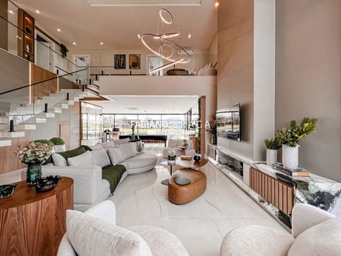 Sobrado com 426m², 5 dormitórios, 5 suítes, 4 vagas, Enseada Lagos em Xangri-Lá