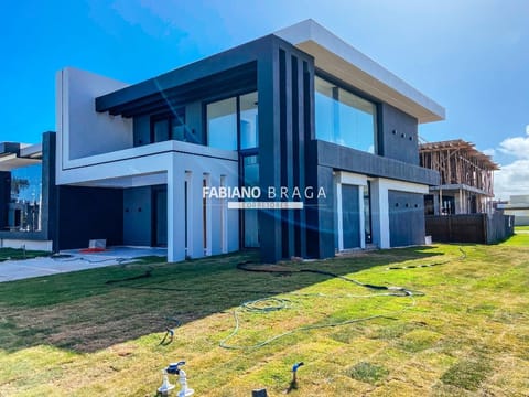 Sobrado com 185m², 4 dormitórios, 4 suítes, 2 vagas, Blue em Xangri-Lá