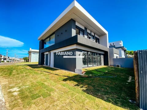 Sobrado com 185m², 4 dormitórios, 4 suítes, 2 vagas, Blue em Xangri-Lá