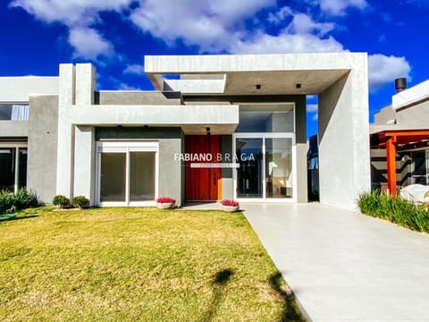 Casa Condomínio com 170m², 4 dormitórios, 4 suítes, 2 vagas, Riviera em Xangri-Lá