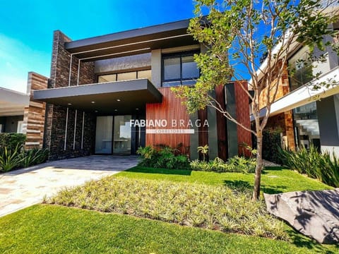 Sobrado com 238m², 4 dormitórios, 4 suítes, Capão Ilhas Resort em Capão da Canoa