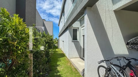 Sobrado com 307m², 4 dormitórios, 4 suítes, 2 vagas, Riviera em Xangri-Lá