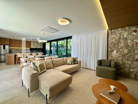 Sobrado com 257m², 4 dormitórios, 4 suítes, 2 vagas, Porto Coronado em Xangri-Lá