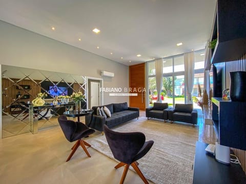 Casa Condomínio com 215m², 4 dormitórios, 4 suítes, 4 vagas, Enseada Lagos em Xangri-Lá
