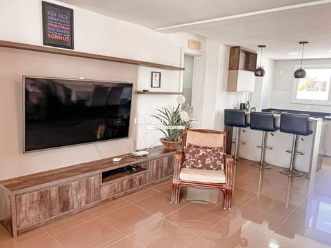 Sobrado com 101m², 3 dormitórios, 1 suíte, 2 vagas, Pateo Marbella em Xangri-Lá